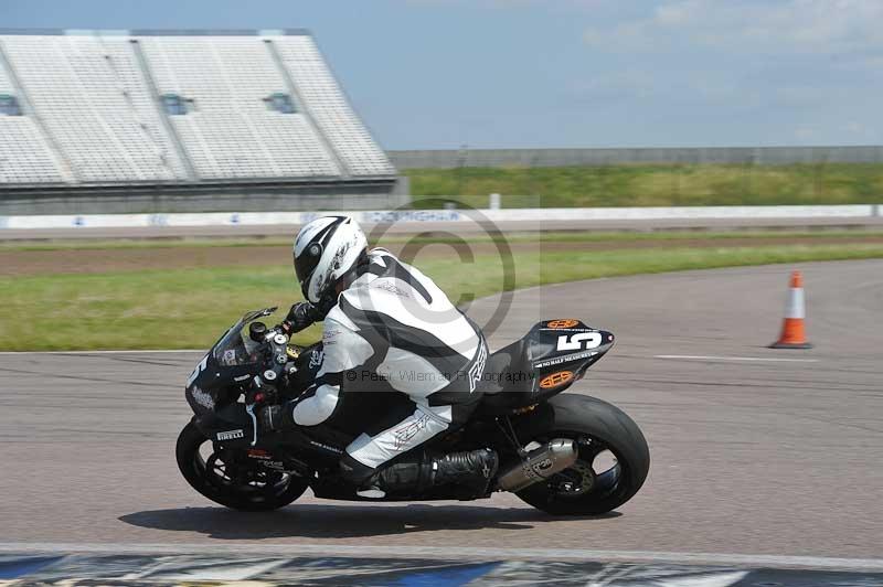 Motorcycle action photographs;Rockingham;Rockingham photographs;Trackday digital images;event digital images;eventdigitalimages;no limits trackday;peter wileman photography;rockingham corby northamptonshire;trackday;trackday photos