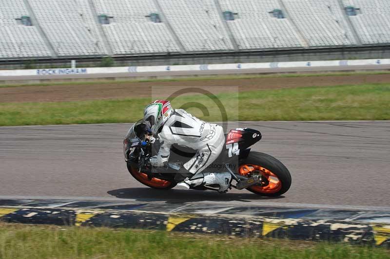 Motorcycle action photographs;Rockingham;Rockingham photographs;Trackday digital images;event digital images;eventdigitalimages;no limits trackday;peter wileman photography;rockingham corby northamptonshire;trackday;trackday photos