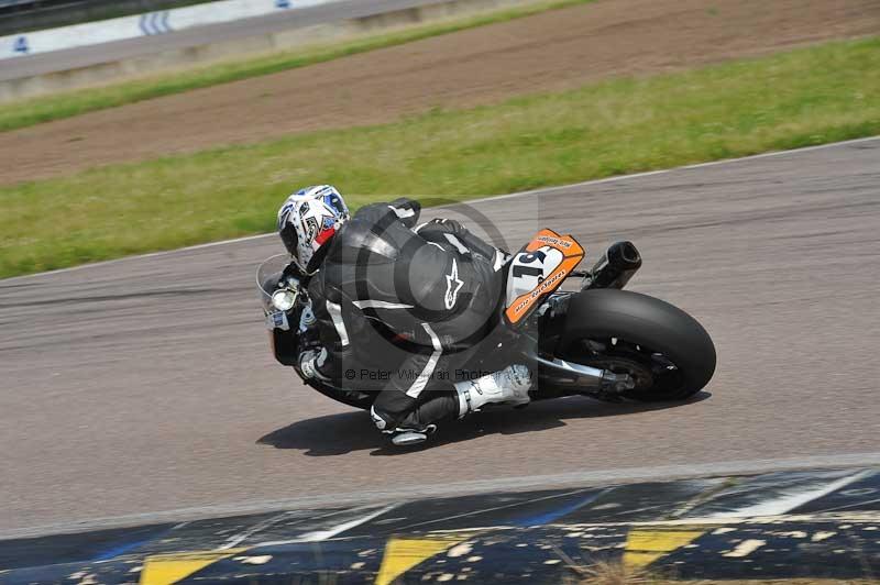 Motorcycle action photographs;Rockingham;Rockingham photographs;Trackday digital images;event digital images;eventdigitalimages;no limits trackday;peter wileman photography;rockingham corby northamptonshire;trackday;trackday photos