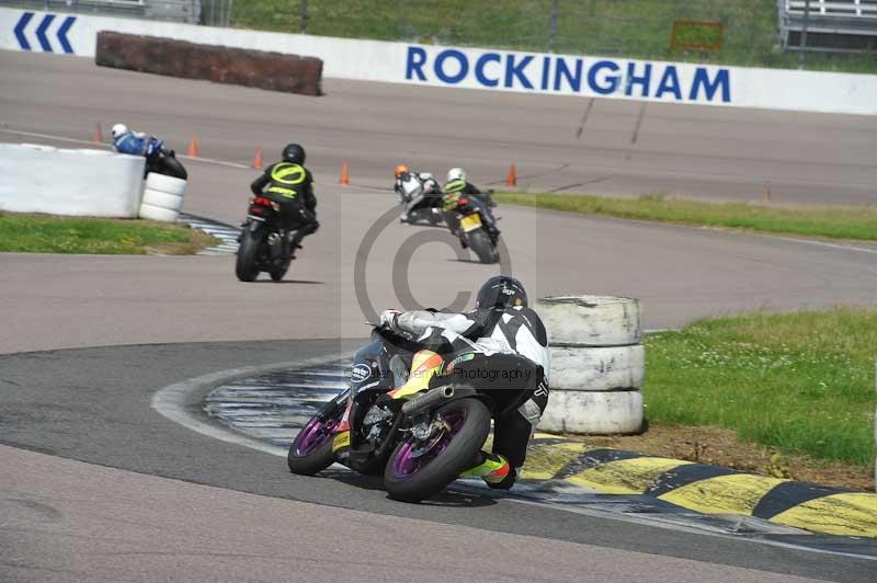 Motorcycle action photographs;Rockingham;Rockingham photographs;Trackday digital images;event digital images;eventdigitalimages;no limits trackday;peter wileman photography;rockingham corby northamptonshire;trackday;trackday photos