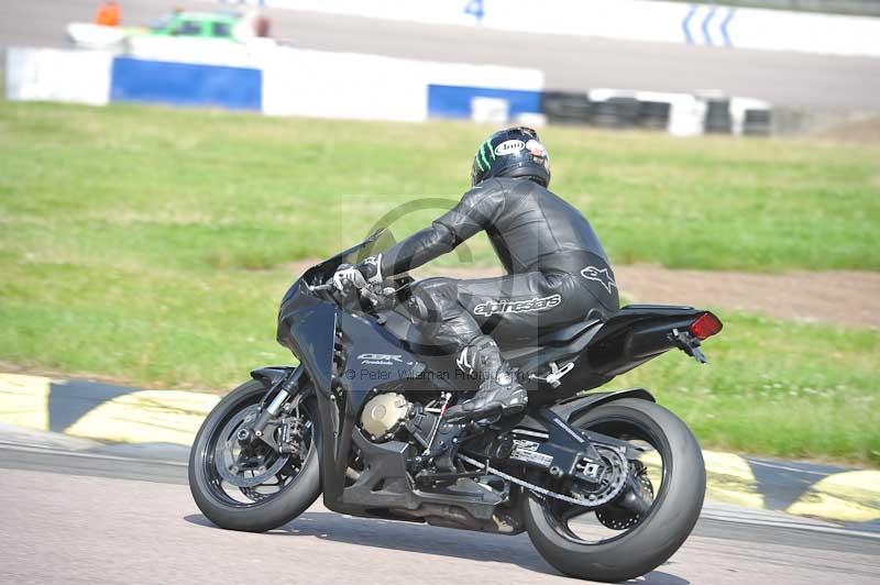 Motorcycle action photographs;Rockingham;Rockingham photographs;Trackday digital images;event digital images;eventdigitalimages;no limits trackday;peter wileman photography;rockingham corby northamptonshire;trackday;trackday photos