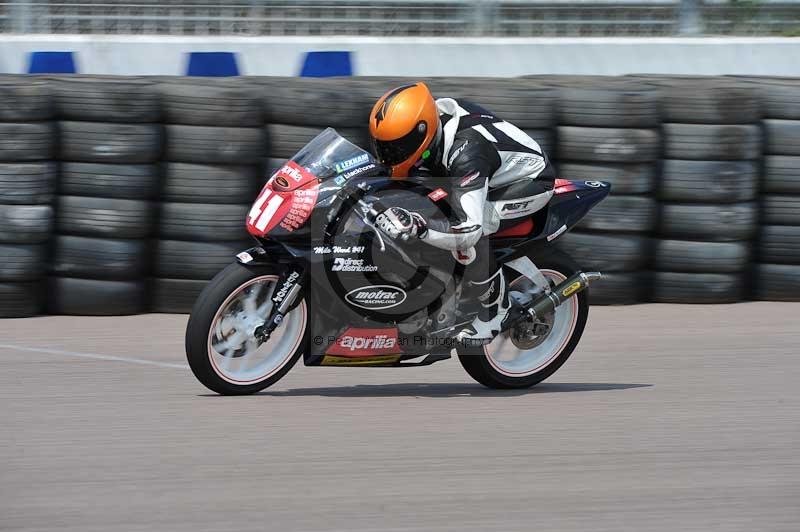 Motorcycle action photographs;Rockingham;Rockingham photographs;Trackday digital images;event digital images;eventdigitalimages;no limits trackday;peter wileman photography;rockingham corby northamptonshire;trackday;trackday photos