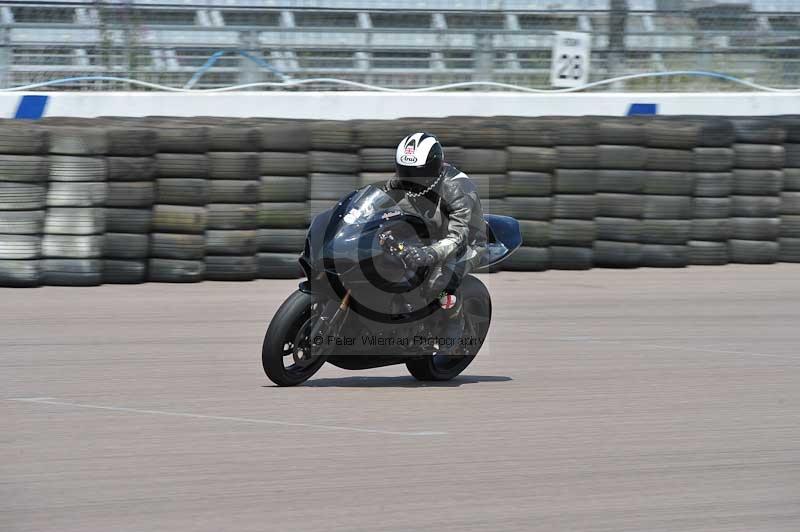 Motorcycle action photographs;Rockingham;Rockingham photographs;Trackday digital images;event digital images;eventdigitalimages;no limits trackday;peter wileman photography;rockingham corby northamptonshire;trackday;trackday photos