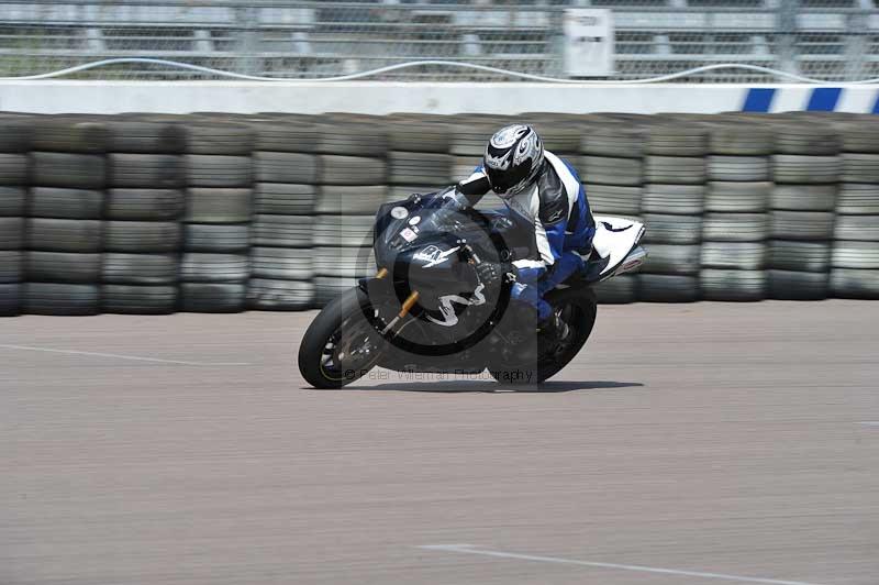 Motorcycle action photographs;Rockingham;Rockingham photographs;Trackday digital images;event digital images;eventdigitalimages;no limits trackday;peter wileman photography;rockingham corby northamptonshire;trackday;trackday photos