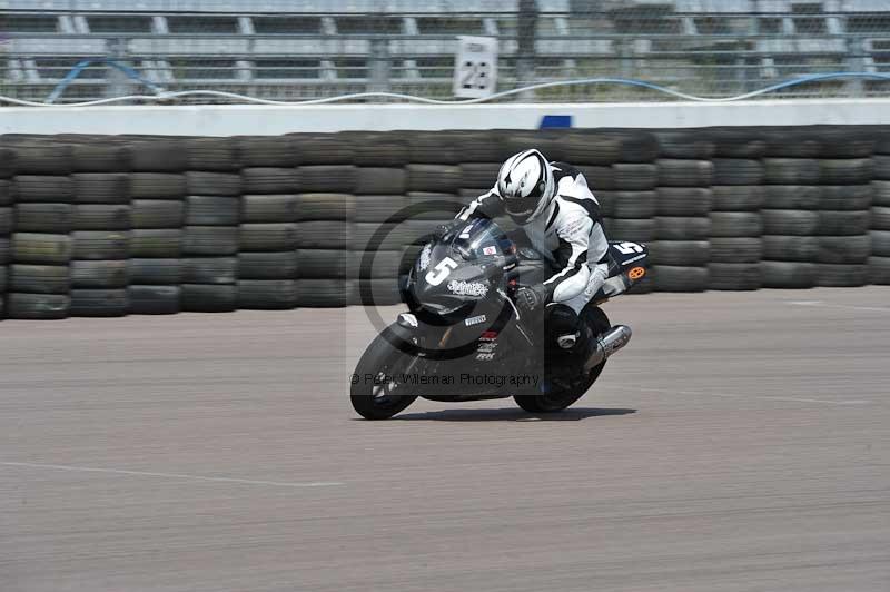 Motorcycle action photographs;Rockingham;Rockingham photographs;Trackday digital images;event digital images;eventdigitalimages;no limits trackday;peter wileman photography;rockingham corby northamptonshire;trackday;trackday photos