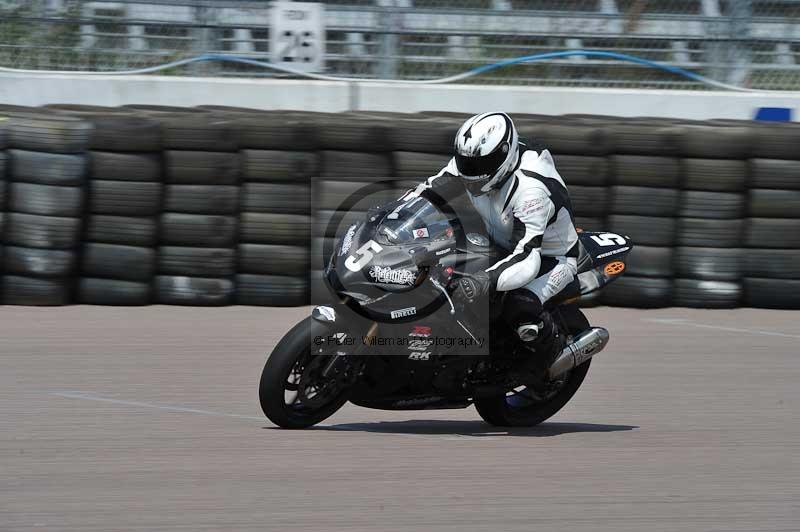 Motorcycle action photographs;Rockingham;Rockingham photographs;Trackday digital images;event digital images;eventdigitalimages;no limits trackday;peter wileman photography;rockingham corby northamptonshire;trackday;trackday photos