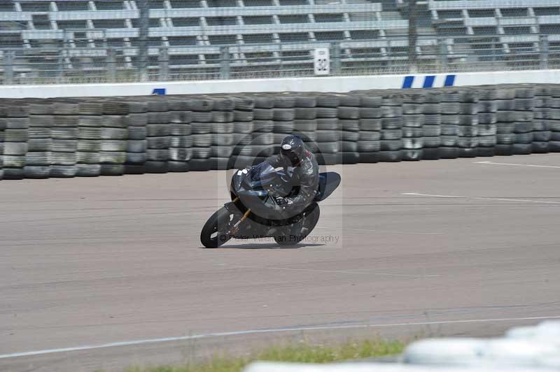 Motorcycle action photographs;Rockingham;Rockingham photographs;Trackday digital images;event digital images;eventdigitalimages;no limits trackday;peter wileman photography;rockingham corby northamptonshire;trackday;trackday photos