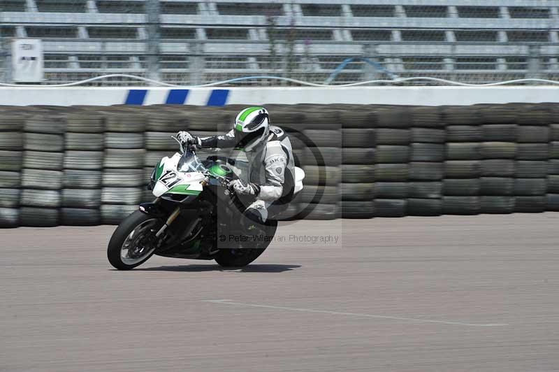 Motorcycle action photographs;Rockingham;Rockingham photographs;Trackday digital images;event digital images;eventdigitalimages;no limits trackday;peter wileman photography;rockingham corby northamptonshire;trackday;trackday photos