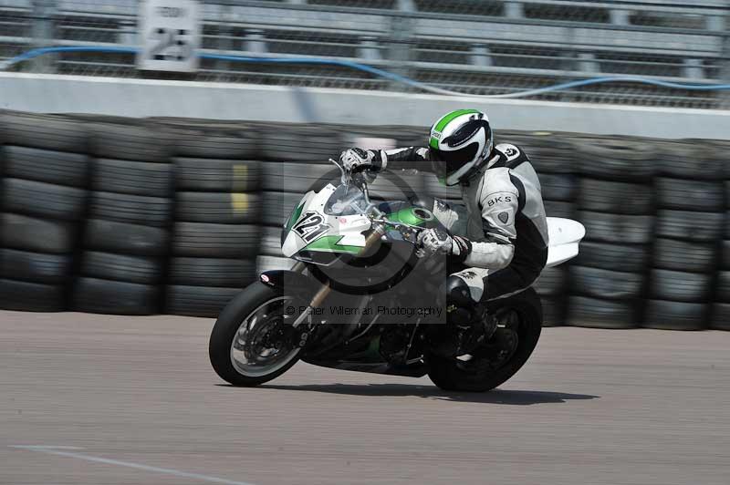 Motorcycle action photographs;Rockingham;Rockingham photographs;Trackday digital images;event digital images;eventdigitalimages;no limits trackday;peter wileman photography;rockingham corby northamptonshire;trackday;trackday photos