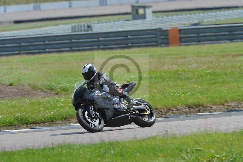 Motorcycle action photographs;Rockingham;Rockingham photographs;Trackday digital images;event digital images;eventdigitalimages;no limits trackday;peter wileman photography;rockingham corby northamptonshire;trackday;trackday photos