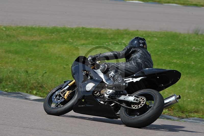 Motorcycle action photographs;Rockingham;Rockingham photographs;Trackday digital images;event digital images;eventdigitalimages;no limits trackday;peter wileman photography;rockingham corby northamptonshire;trackday;trackday photos