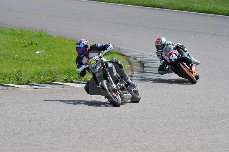 Motorcycle action photographs;Rockingham;Rockingham photographs;Trackday digital images;event digital images;eventdigitalimages;no limits trackday;peter wileman photography;rockingham corby northamptonshire;trackday;trackday photos