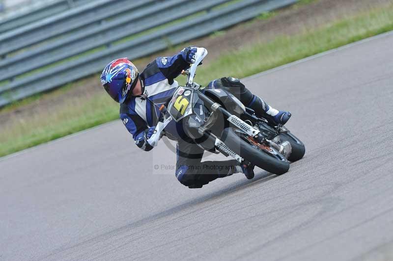 Motorcycle action photographs;Rockingham;Rockingham photographs;Trackday digital images;event digital images;eventdigitalimages;no limits trackday;peter wileman photography;rockingham corby northamptonshire;trackday;trackday photos