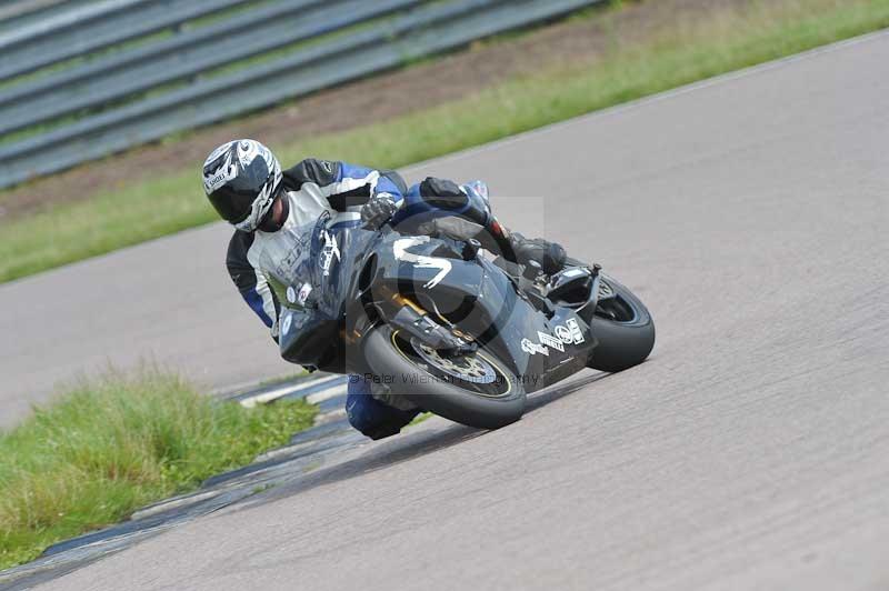 Motorcycle action photographs;Rockingham;Rockingham photographs;Trackday digital images;event digital images;eventdigitalimages;no limits trackday;peter wileman photography;rockingham corby northamptonshire;trackday;trackday photos