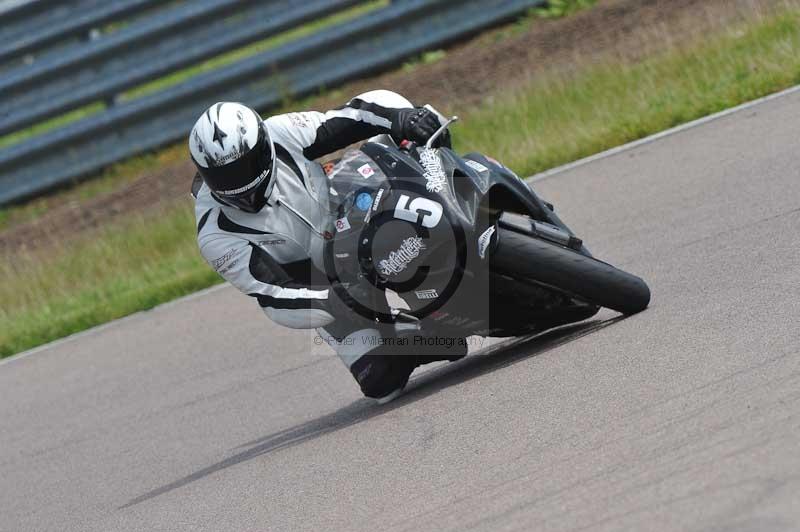 Motorcycle action photographs;Rockingham;Rockingham photographs;Trackday digital images;event digital images;eventdigitalimages;no limits trackday;peter wileman photography;rockingham corby northamptonshire;trackday;trackday photos