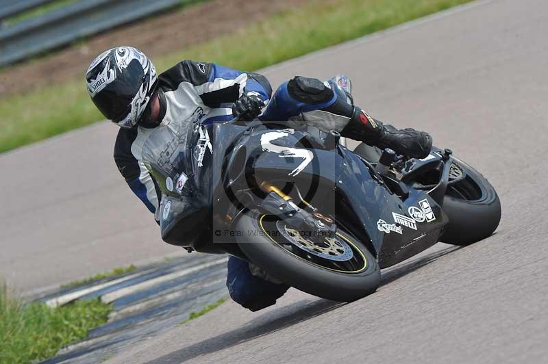 Motorcycle action photographs;Rockingham;Rockingham photographs;Trackday digital images;event digital images;eventdigitalimages;no limits trackday;peter wileman photography;rockingham corby northamptonshire;trackday;trackday photos