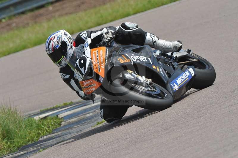 Motorcycle action photographs;Rockingham;Rockingham photographs;Trackday digital images;event digital images;eventdigitalimages;no limits trackday;peter wileman photography;rockingham corby northamptonshire;trackday;trackday photos