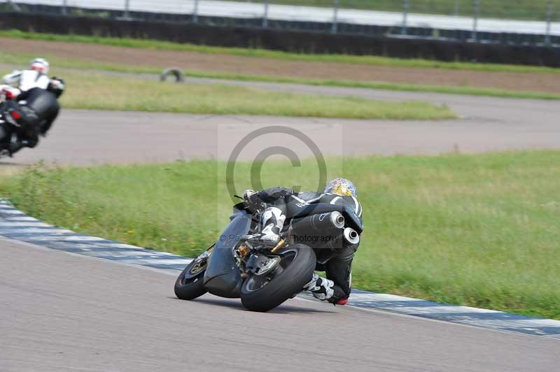 Motorcycle action photographs;Rockingham;Rockingham photographs;Trackday digital images;event digital images;eventdigitalimages;no limits trackday;peter wileman photography;rockingham corby northamptonshire;trackday;trackday photos