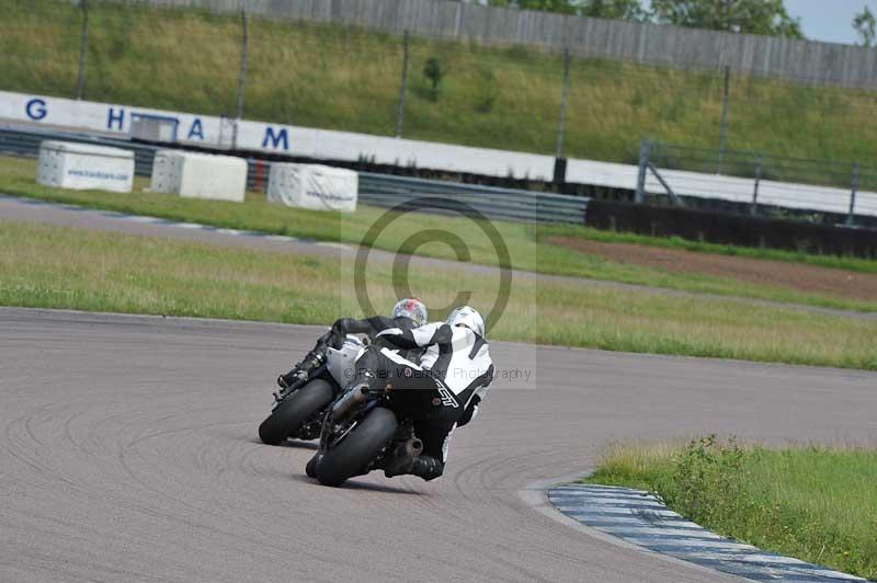 Motorcycle action photographs;Rockingham;Rockingham photographs;Trackday digital images;event digital images;eventdigitalimages;no limits trackday;peter wileman photography;rockingham corby northamptonshire;trackday;trackday photos