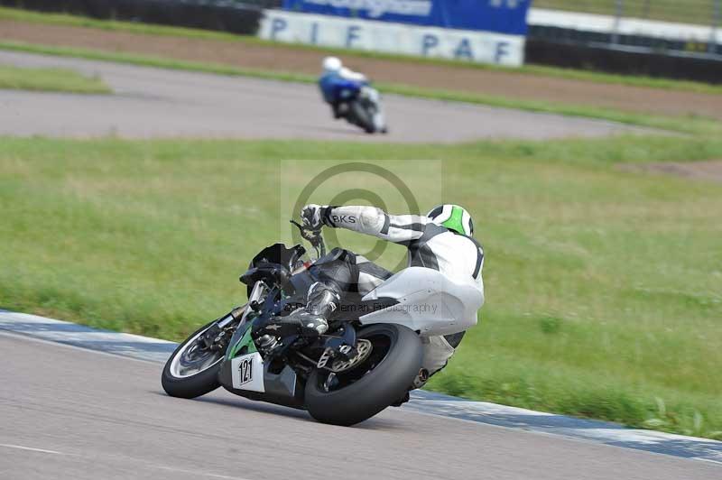 Motorcycle action photographs;Rockingham;Rockingham photographs;Trackday digital images;event digital images;eventdigitalimages;no limits trackday;peter wileman photography;rockingham corby northamptonshire;trackday;trackday photos