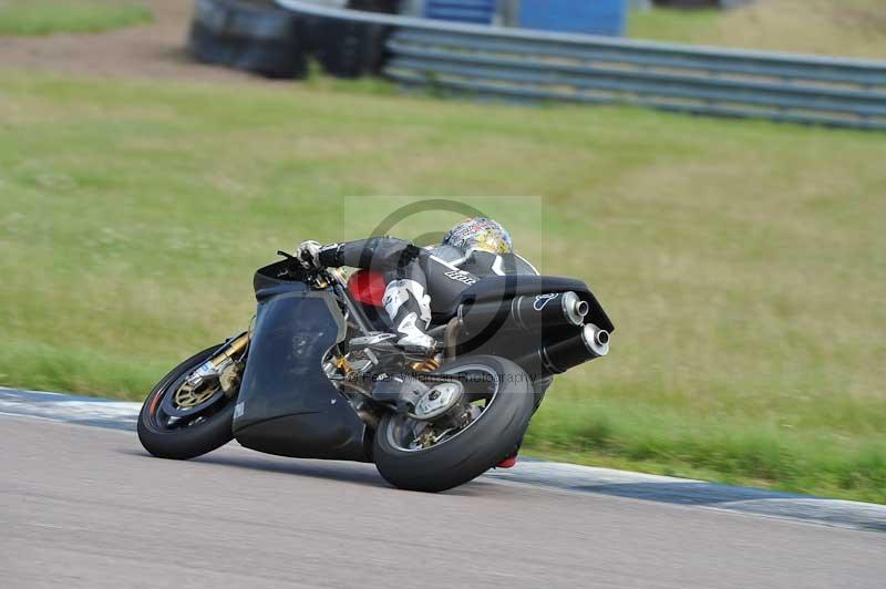 Motorcycle action photographs;Rockingham;Rockingham photographs;Trackday digital images;event digital images;eventdigitalimages;no limits trackday;peter wileman photography;rockingham corby northamptonshire;trackday;trackday photos