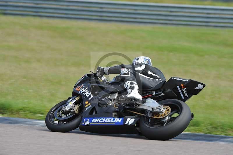 Motorcycle action photographs;Rockingham;Rockingham photographs;Trackday digital images;event digital images;eventdigitalimages;no limits trackday;peter wileman photography;rockingham corby northamptonshire;trackday;trackday photos