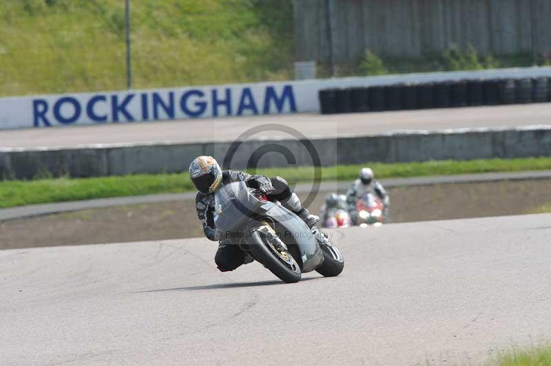 Motorcycle action photographs;Rockingham;Rockingham photographs;Trackday digital images;event digital images;eventdigitalimages;no limits trackday;peter wileman photography;rockingham corby northamptonshire;trackday;trackday photos