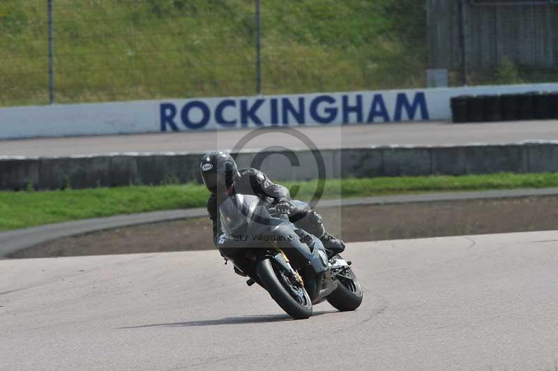 Motorcycle action photographs;Rockingham;Rockingham photographs;Trackday digital images;event digital images;eventdigitalimages;no limits trackday;peter wileman photography;rockingham corby northamptonshire;trackday;trackday photos