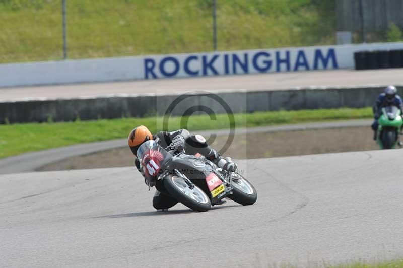 Motorcycle action photographs;Rockingham;Rockingham photographs;Trackday digital images;event digital images;eventdigitalimages;no limits trackday;peter wileman photography;rockingham corby northamptonshire;trackday;trackday photos