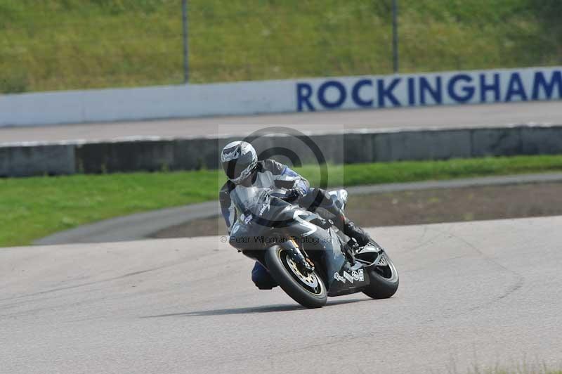 Motorcycle action photographs;Rockingham;Rockingham photographs;Trackday digital images;event digital images;eventdigitalimages;no limits trackday;peter wileman photography;rockingham corby northamptonshire;trackday;trackday photos