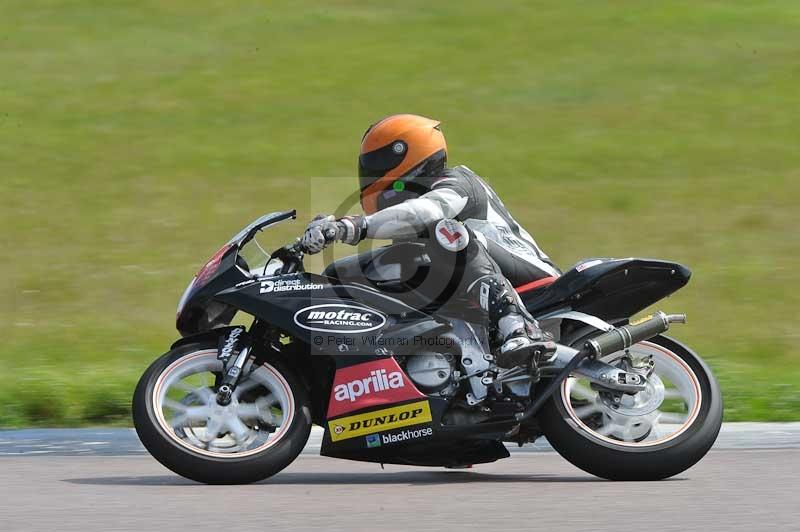 Motorcycle action photographs;Rockingham;Rockingham photographs;Trackday digital images;event digital images;eventdigitalimages;no limits trackday;peter wileman photography;rockingham corby northamptonshire;trackday;trackday photos