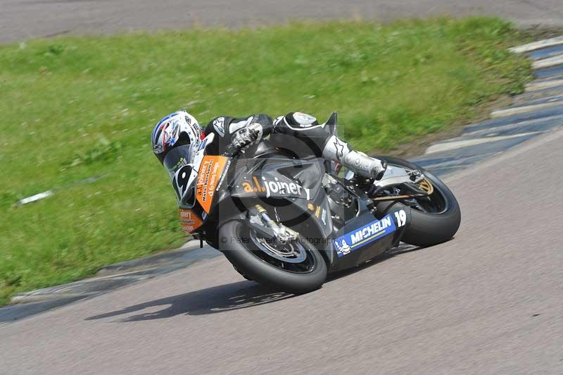 Motorcycle action photographs;Rockingham;Rockingham photographs;Trackday digital images;event digital images;eventdigitalimages;no limits trackday;peter wileman photography;rockingham corby northamptonshire;trackday;trackday photos