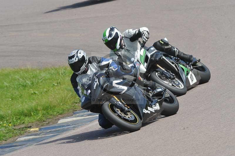 Motorcycle action photographs;Rockingham;Rockingham photographs;Trackday digital images;event digital images;eventdigitalimages;no limits trackday;peter wileman photography;rockingham corby northamptonshire;trackday;trackday photos