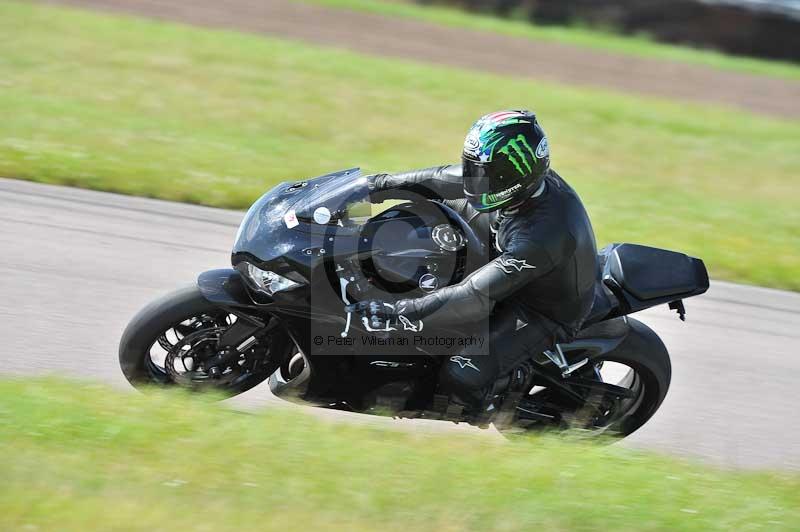 Motorcycle action photographs;Rockingham;Rockingham photographs;Trackday digital images;event digital images;eventdigitalimages;no limits trackday;peter wileman photography;rockingham corby northamptonshire;trackday;trackday photos