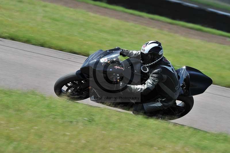 Motorcycle action photographs;Rockingham;Rockingham photographs;Trackday digital images;event digital images;eventdigitalimages;no limits trackday;peter wileman photography;rockingham corby northamptonshire;trackday;trackday photos