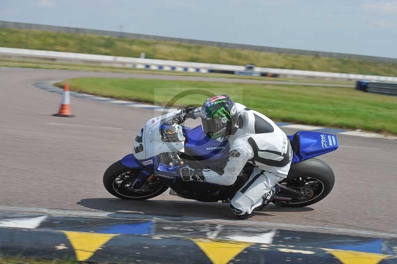 Motorcycle action photographs;Rockingham;Rockingham photographs;Trackday digital images;event digital images;eventdigitalimages;no limits trackday;peter wileman photography;rockingham corby northamptonshire;trackday;trackday photos