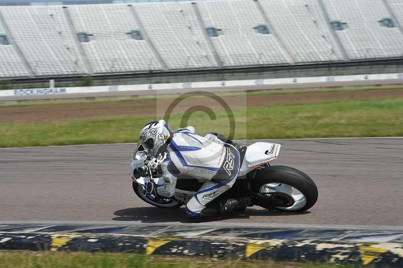 Motorcycle action photographs;Rockingham;Rockingham photographs;Trackday digital images;event digital images;eventdigitalimages;no limits trackday;peter wileman photography;rockingham corby northamptonshire;trackday;trackday photos