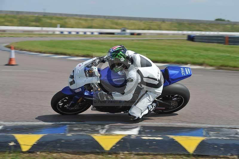 Motorcycle action photographs;Rockingham;Rockingham photographs;Trackday digital images;event digital images;eventdigitalimages;no limits trackday;peter wileman photography;rockingham corby northamptonshire;trackday;trackday photos