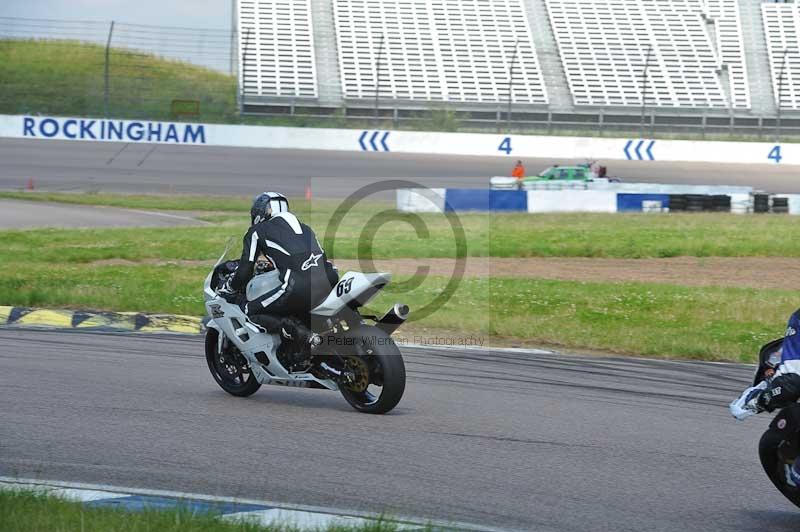 Motorcycle action photographs;Rockingham;Rockingham photographs;Trackday digital images;event digital images;eventdigitalimages;no limits trackday;peter wileman photography;rockingham corby northamptonshire;trackday;trackday photos