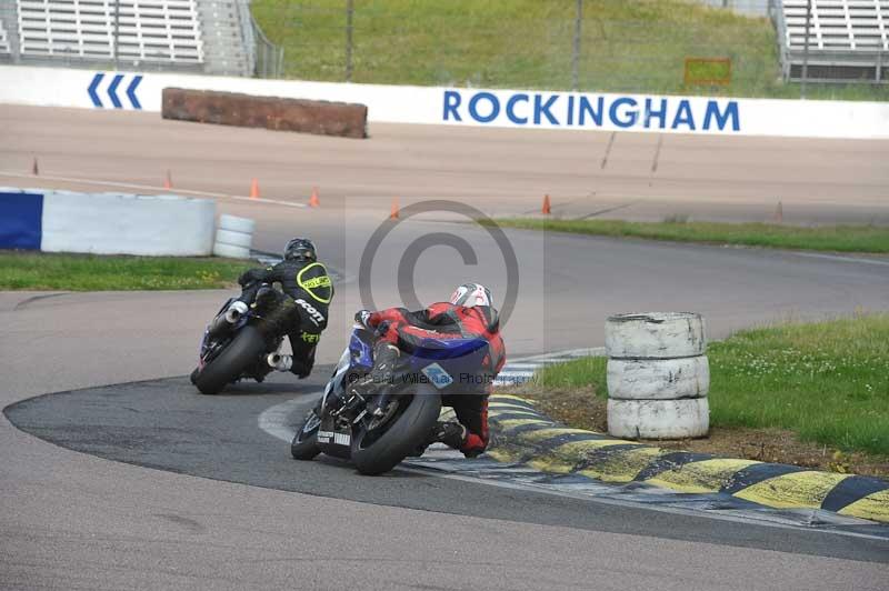 Motorcycle action photographs;Rockingham;Rockingham photographs;Trackday digital images;event digital images;eventdigitalimages;no limits trackday;peter wileman photography;rockingham corby northamptonshire;trackday;trackday photos