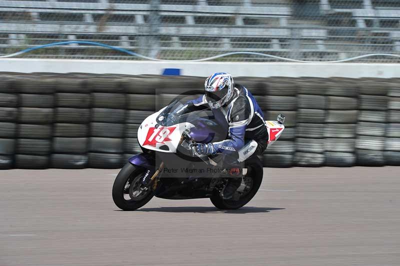 Motorcycle action photographs;Rockingham;Rockingham photographs;Trackday digital images;event digital images;eventdigitalimages;no limits trackday;peter wileman photography;rockingham corby northamptonshire;trackday;trackday photos