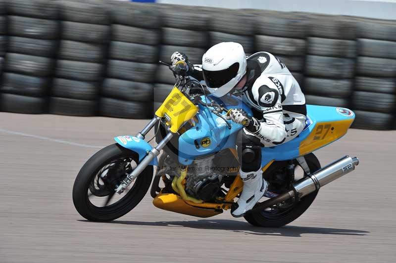 Motorcycle action photographs;Rockingham;Rockingham photographs;Trackday digital images;event digital images;eventdigitalimages;no limits trackday;peter wileman photography;rockingham corby northamptonshire;trackday;trackday photos