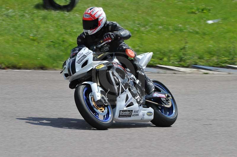 Motorcycle action photographs;Rockingham;Rockingham photographs;Trackday digital images;event digital images;eventdigitalimages;no limits trackday;peter wileman photography;rockingham corby northamptonshire;trackday;trackday photos