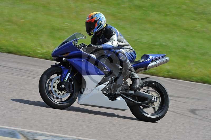 Motorcycle action photographs;Rockingham;Rockingham photographs;Trackday digital images;event digital images;eventdigitalimages;no limits trackday;peter wileman photography;rockingham corby northamptonshire;trackday;trackday photos