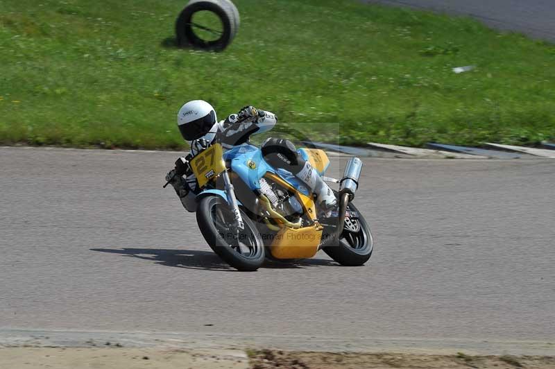 Motorcycle action photographs;Rockingham;Rockingham photographs;Trackday digital images;event digital images;eventdigitalimages;no limits trackday;peter wileman photography;rockingham corby northamptonshire;trackday;trackday photos