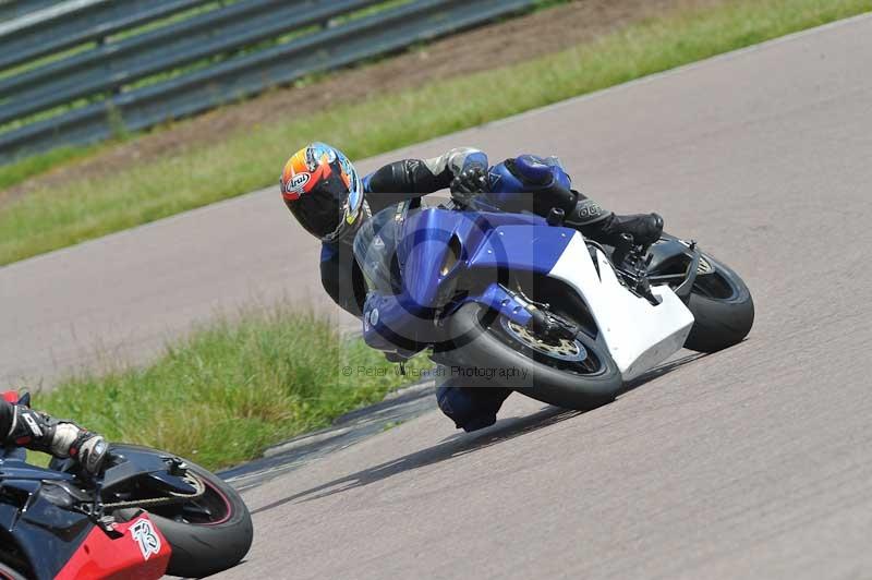 Motorcycle action photographs;Rockingham;Rockingham photographs;Trackday digital images;event digital images;eventdigitalimages;no limits trackday;peter wileman photography;rockingham corby northamptonshire;trackday;trackday photos