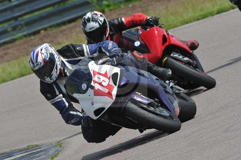 Motorcycle action photographs;Rockingham;Rockingham photographs;Trackday digital images;event digital images;eventdigitalimages;no limits trackday;peter wileman photography;rockingham corby northamptonshire;trackday;trackday photos