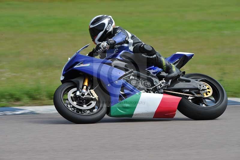 Motorcycle action photographs;Rockingham;Rockingham photographs;Trackday digital images;event digital images;eventdigitalimages;no limits trackday;peter wileman photography;rockingham corby northamptonshire;trackday;trackday photos