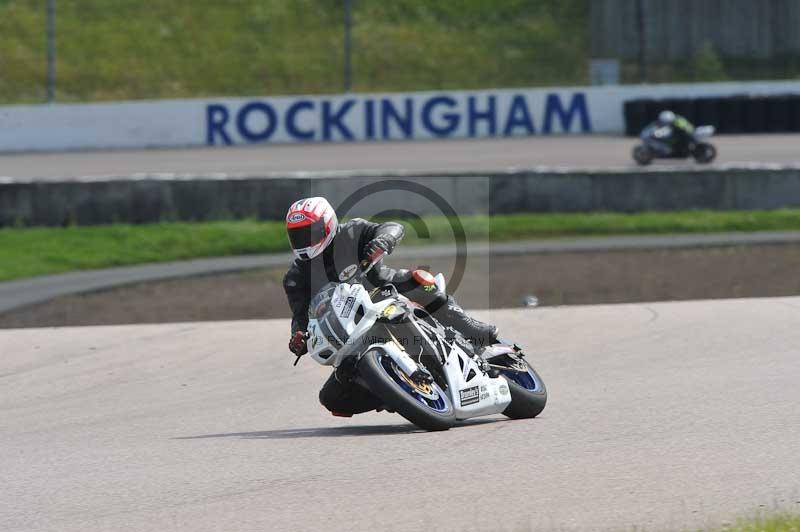 Motorcycle action photographs;Rockingham;Rockingham photographs;Trackday digital images;event digital images;eventdigitalimages;no limits trackday;peter wileman photography;rockingham corby northamptonshire;trackday;trackday photos