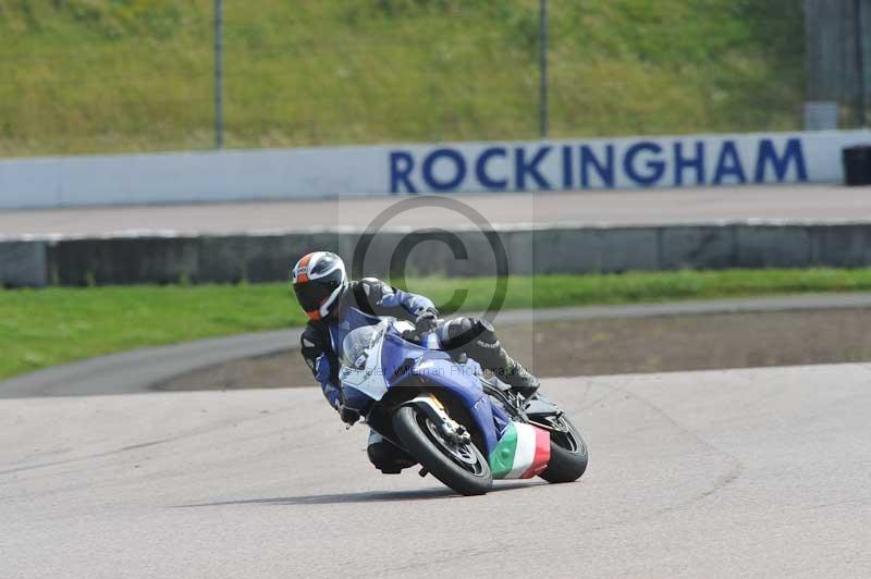 Motorcycle action photographs;Rockingham;Rockingham photographs;Trackday digital images;event digital images;eventdigitalimages;no limits trackday;peter wileman photography;rockingham corby northamptonshire;trackday;trackday photos